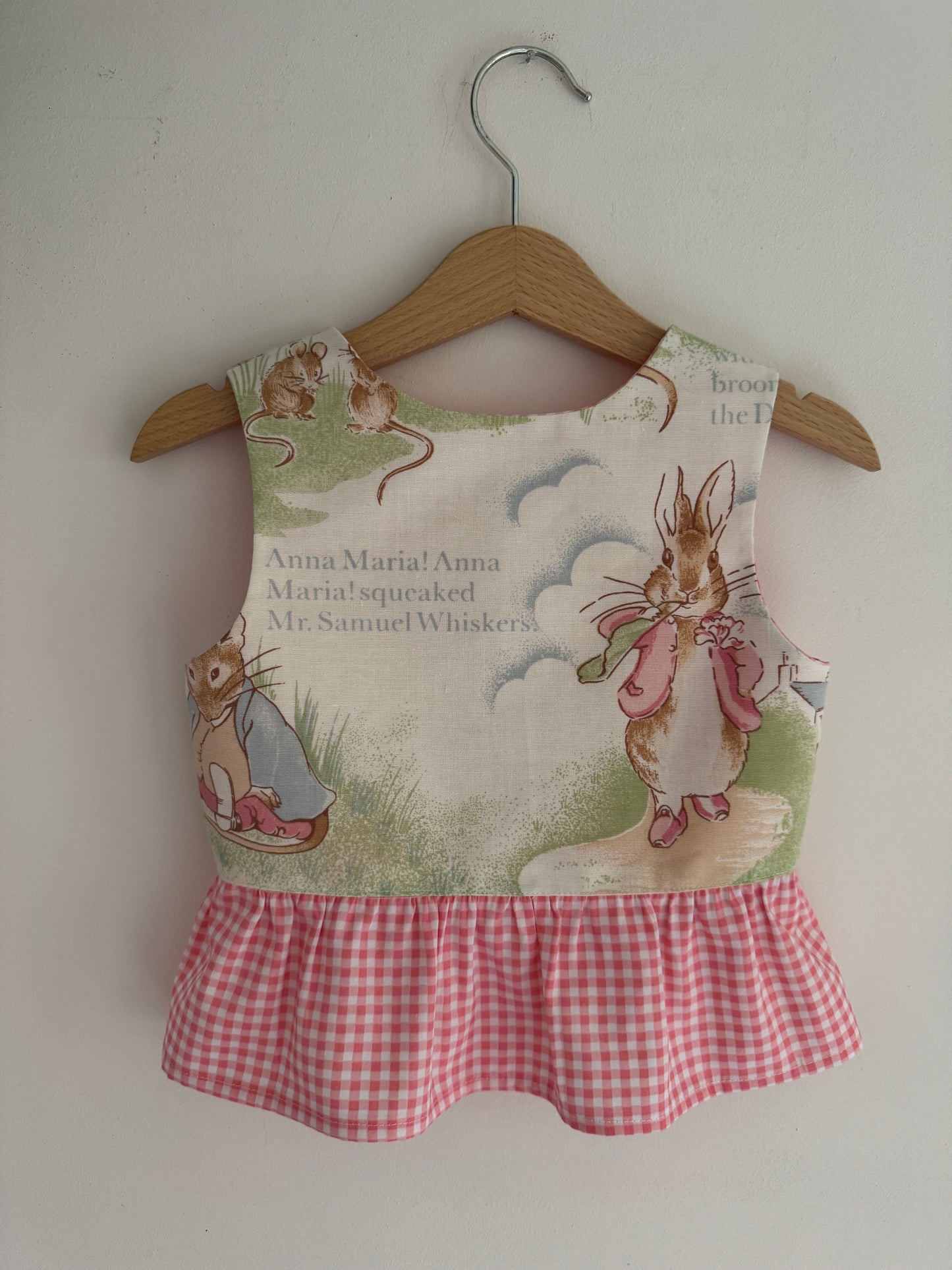 Vintage ‘Peter Rabbit’ Beatrix Potter Top 3-4 years