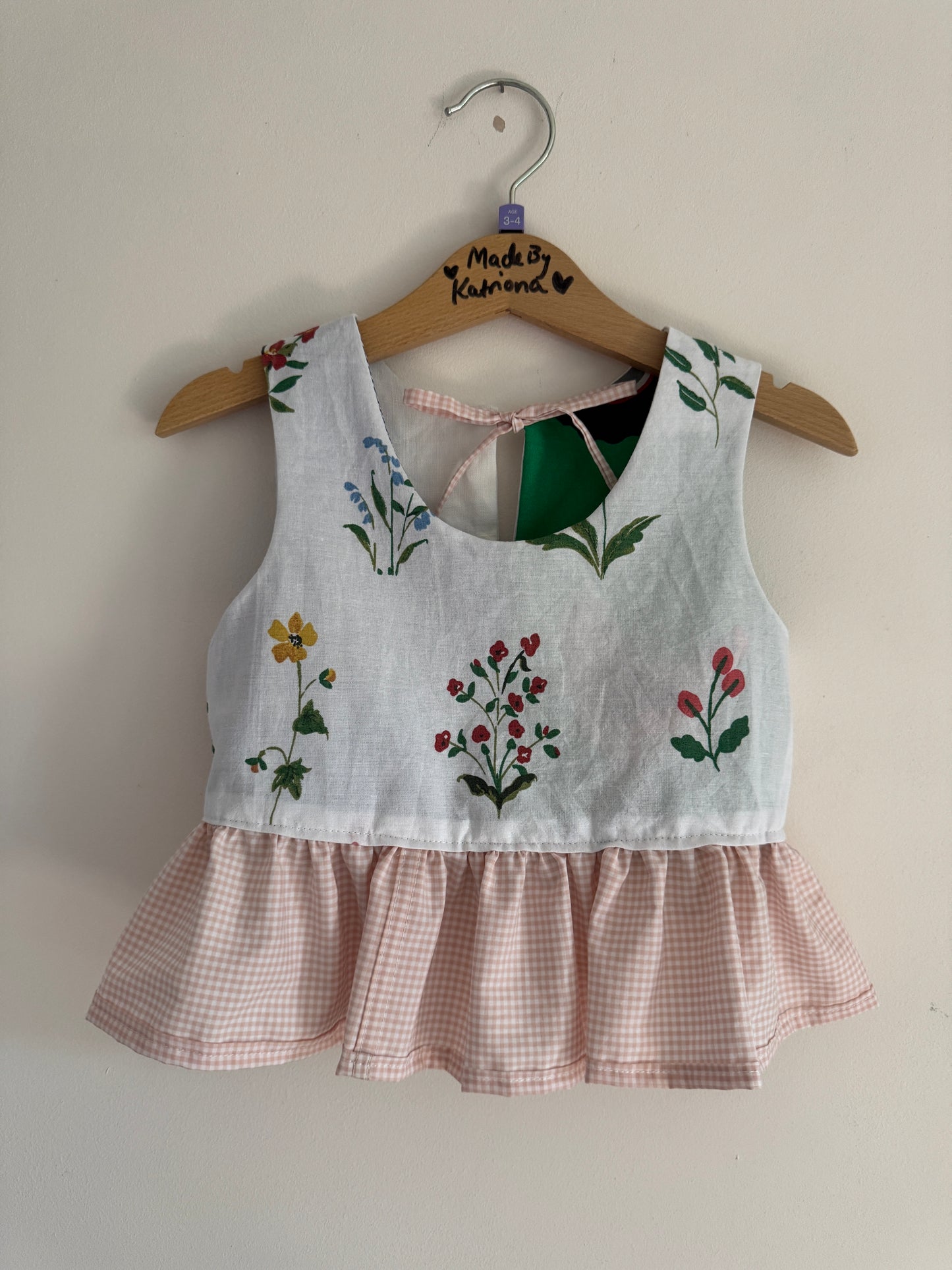Farm animal/vintage embroidery reversible bow tie top 3-4 years