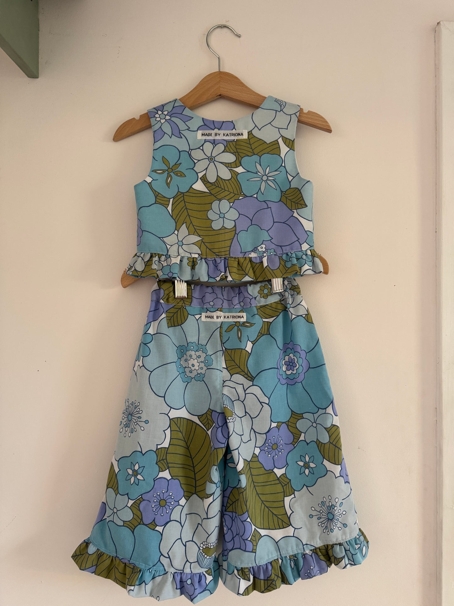 Vintage 70s flower power cropped top and pants set 2-3 years