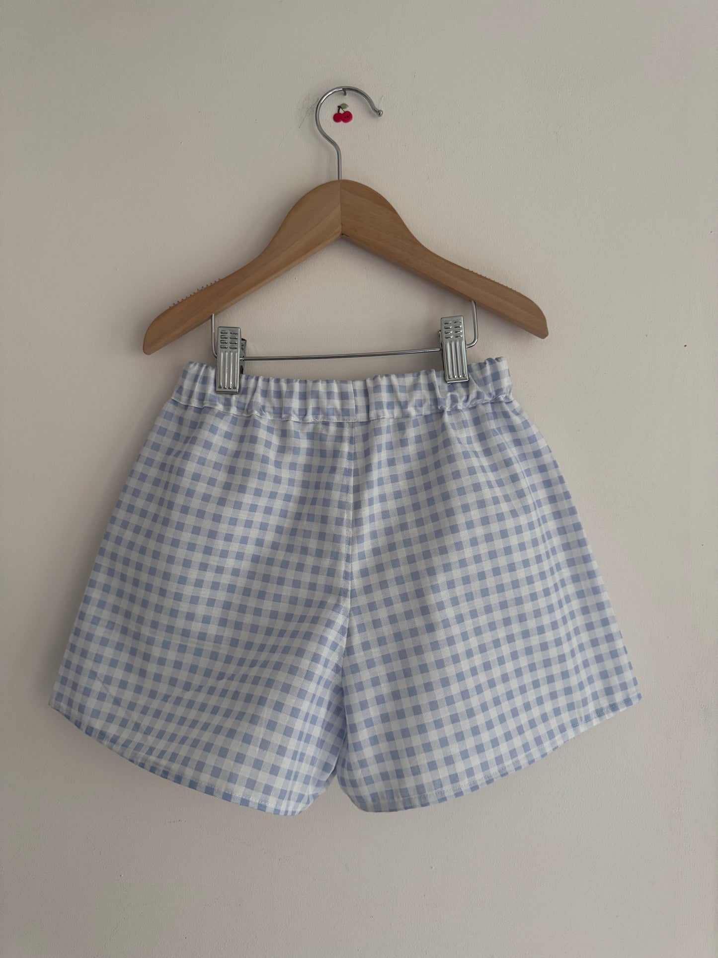 Blue gingham shorts with ‘Peter Rabbit’ patches 4-5 years