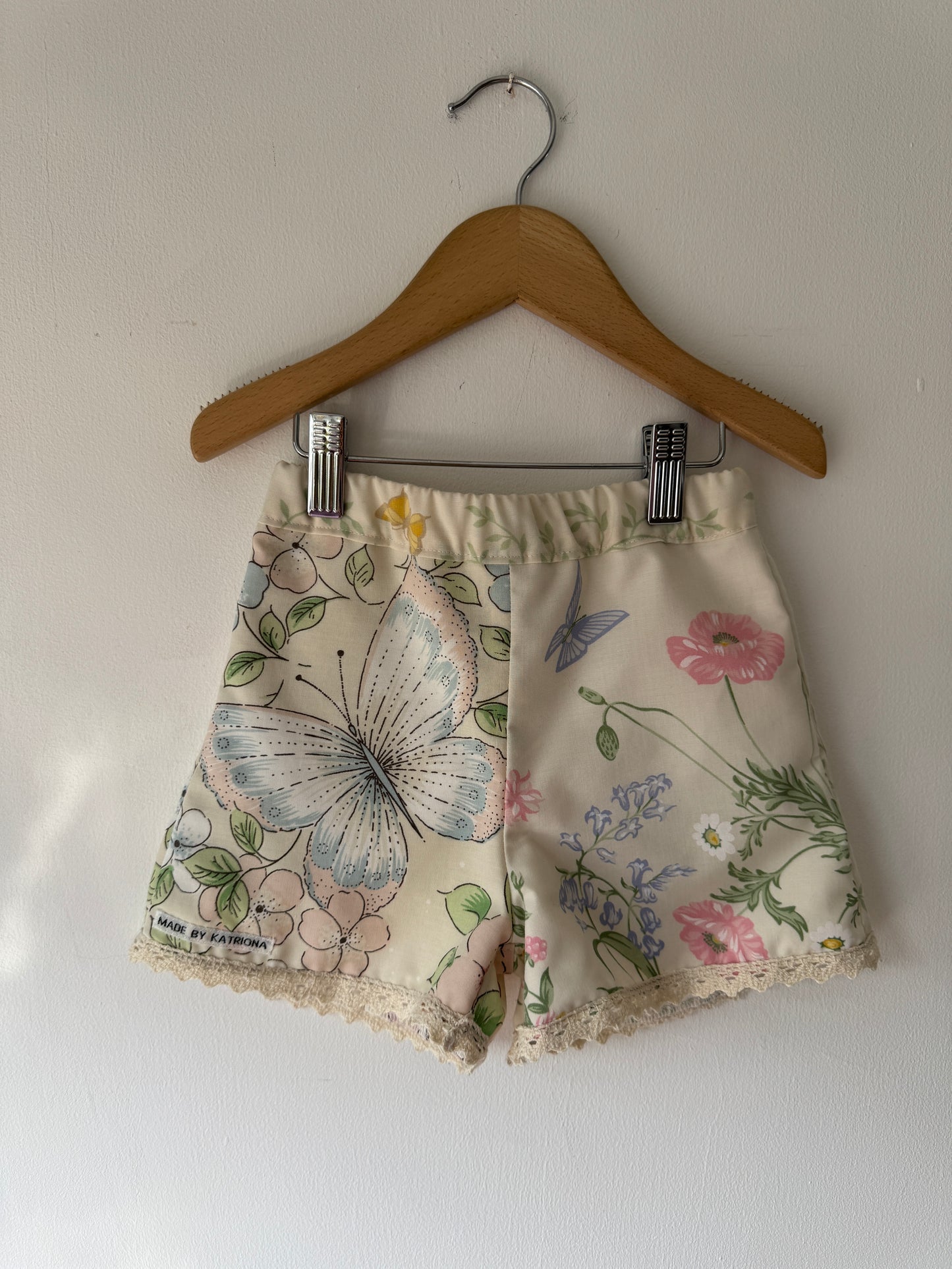 Butterfly floral shorts 3-4 years