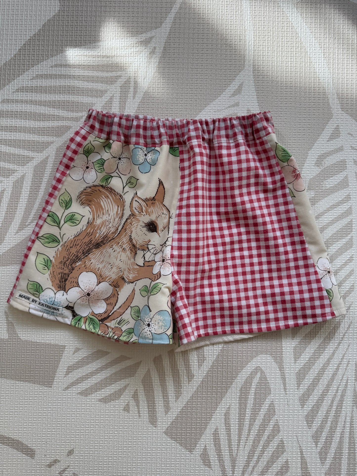 Red gingham squirrel shorts 4-5 years
