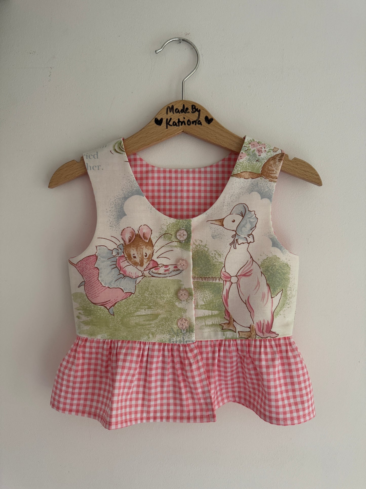 Vintage ‘Peter Rabbit’ Beatrix Potter Top 3-4 years