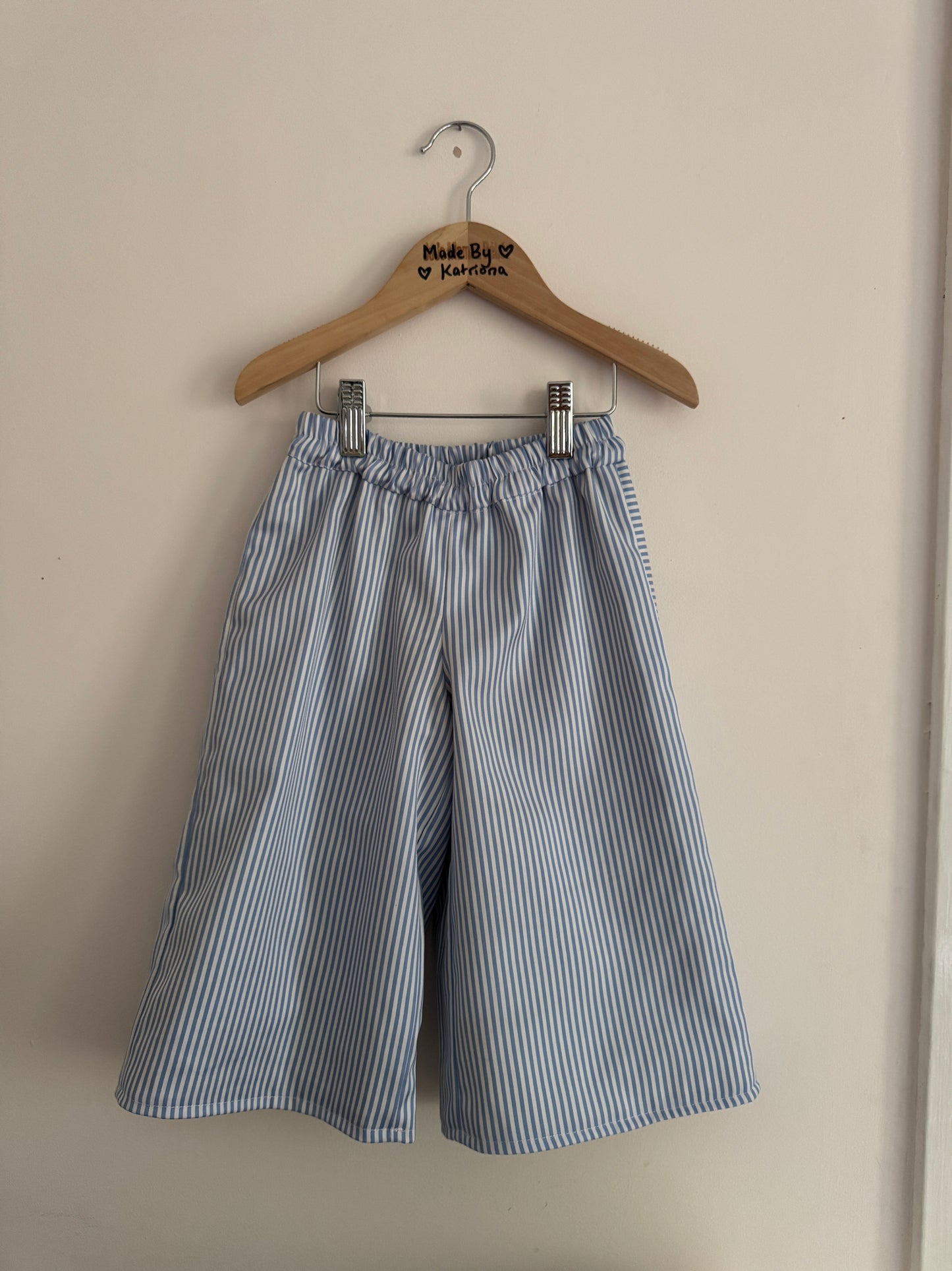 Reversible Winnie the Pooh wide leg pants 2-3 years