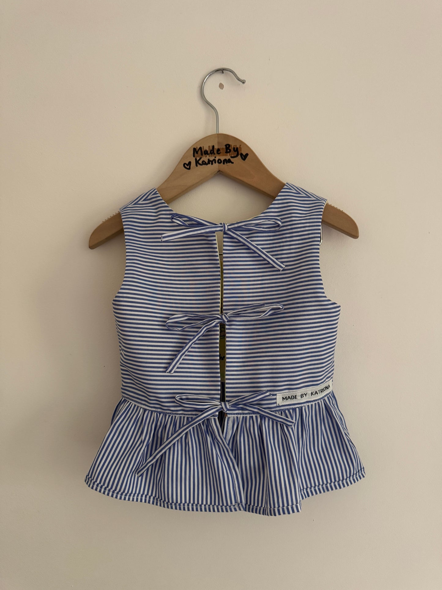 Reversible Winnie the Pooh top with bows 2-3 years