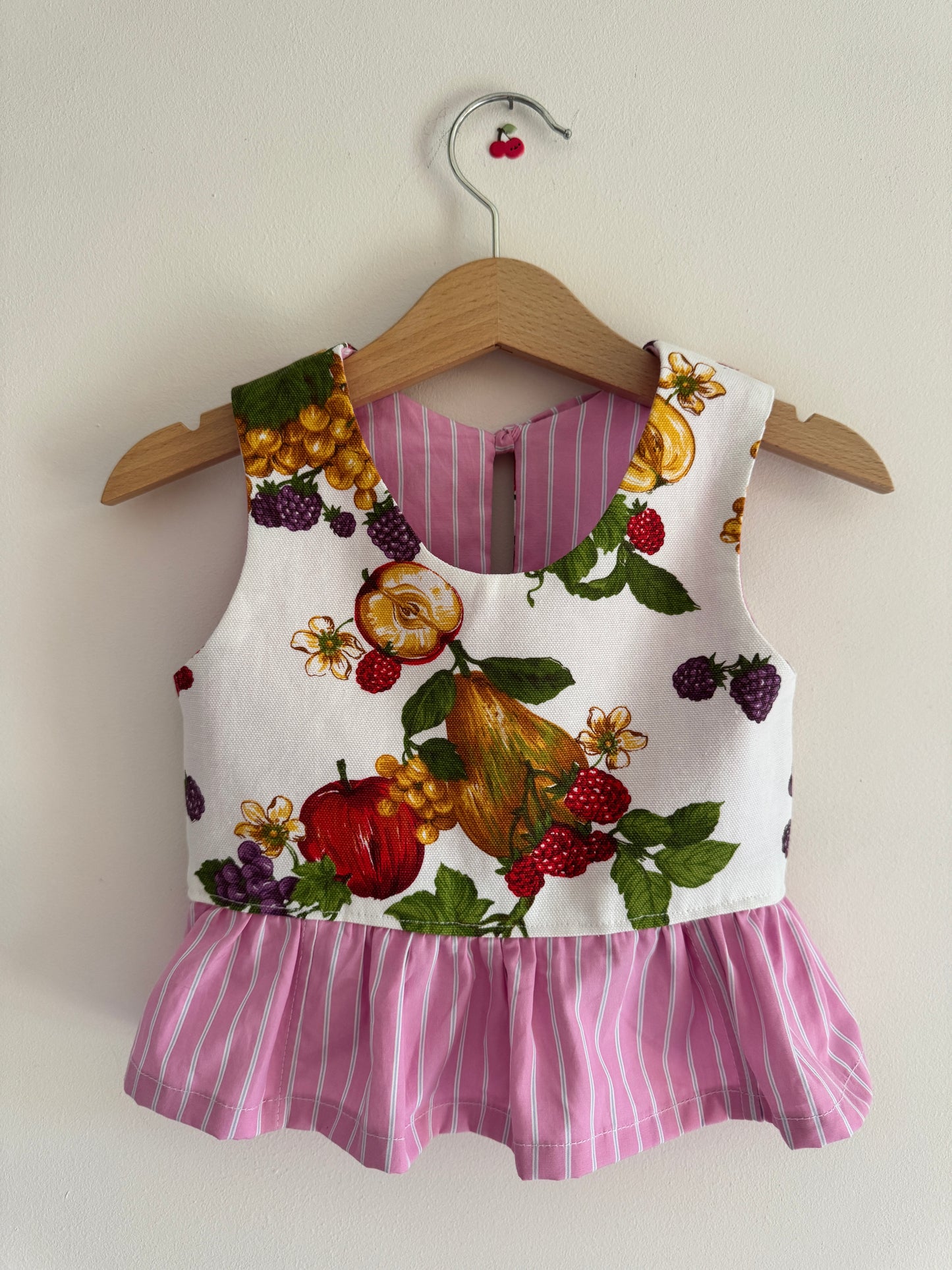 Vintage fruit print tablecloth reversible bow tie top 2-3 years