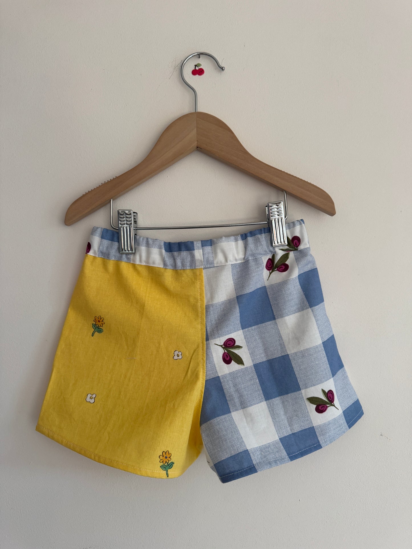Olive print blue gingham/yellow floral shorts 3-4 years