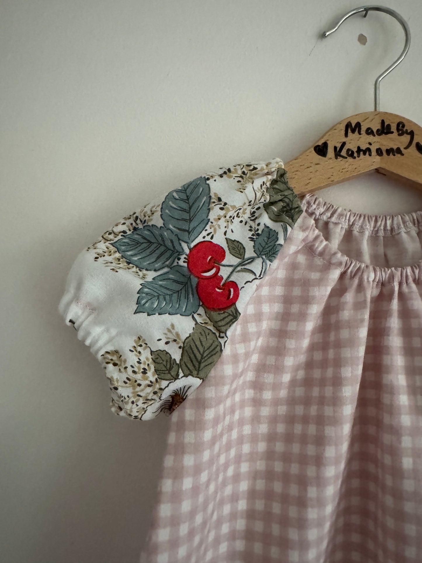 Puffed sleeve ruffle hem dress 2-3 years