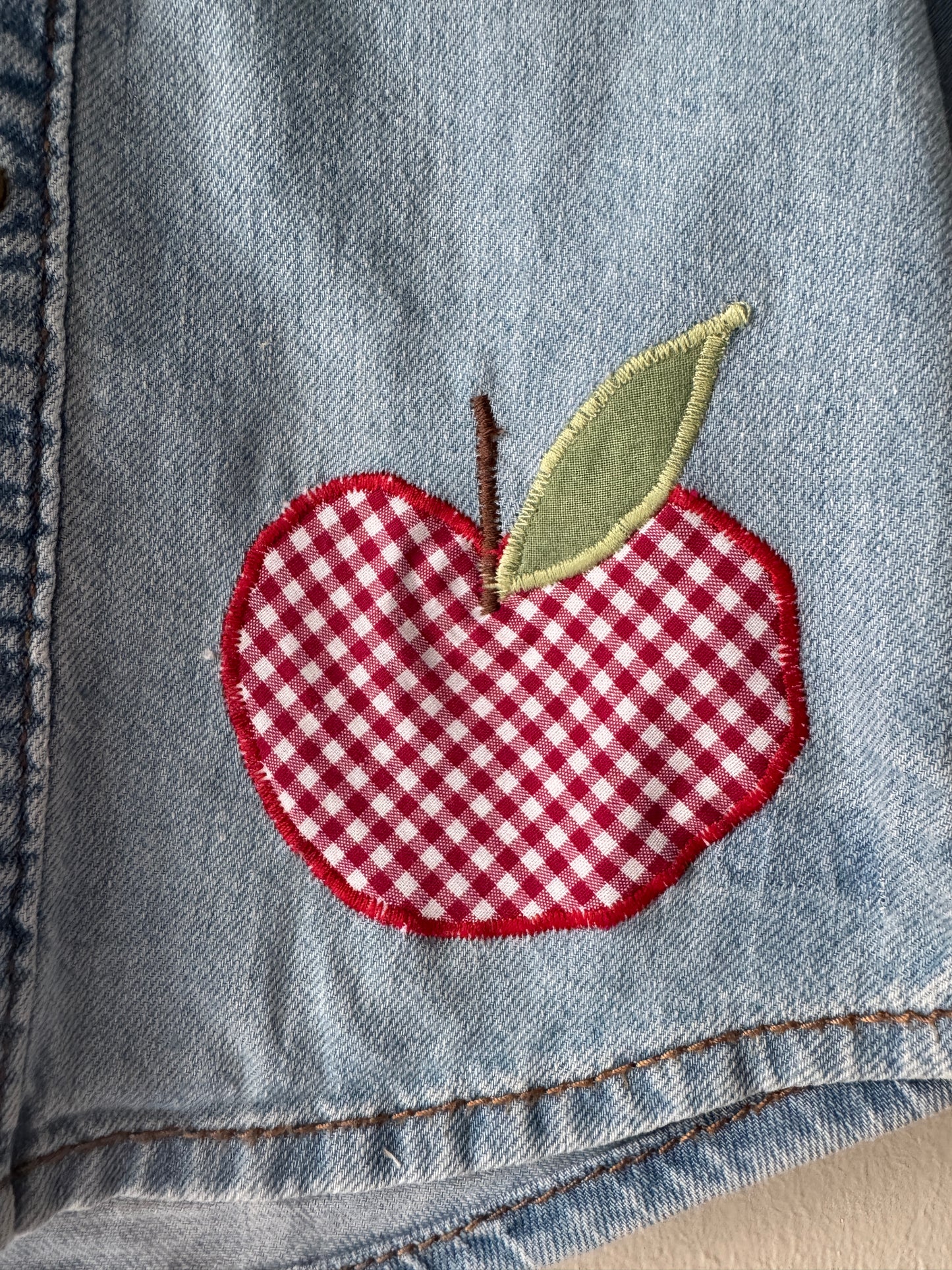 Squirrel & Apple appliqué shirt 12-18 months