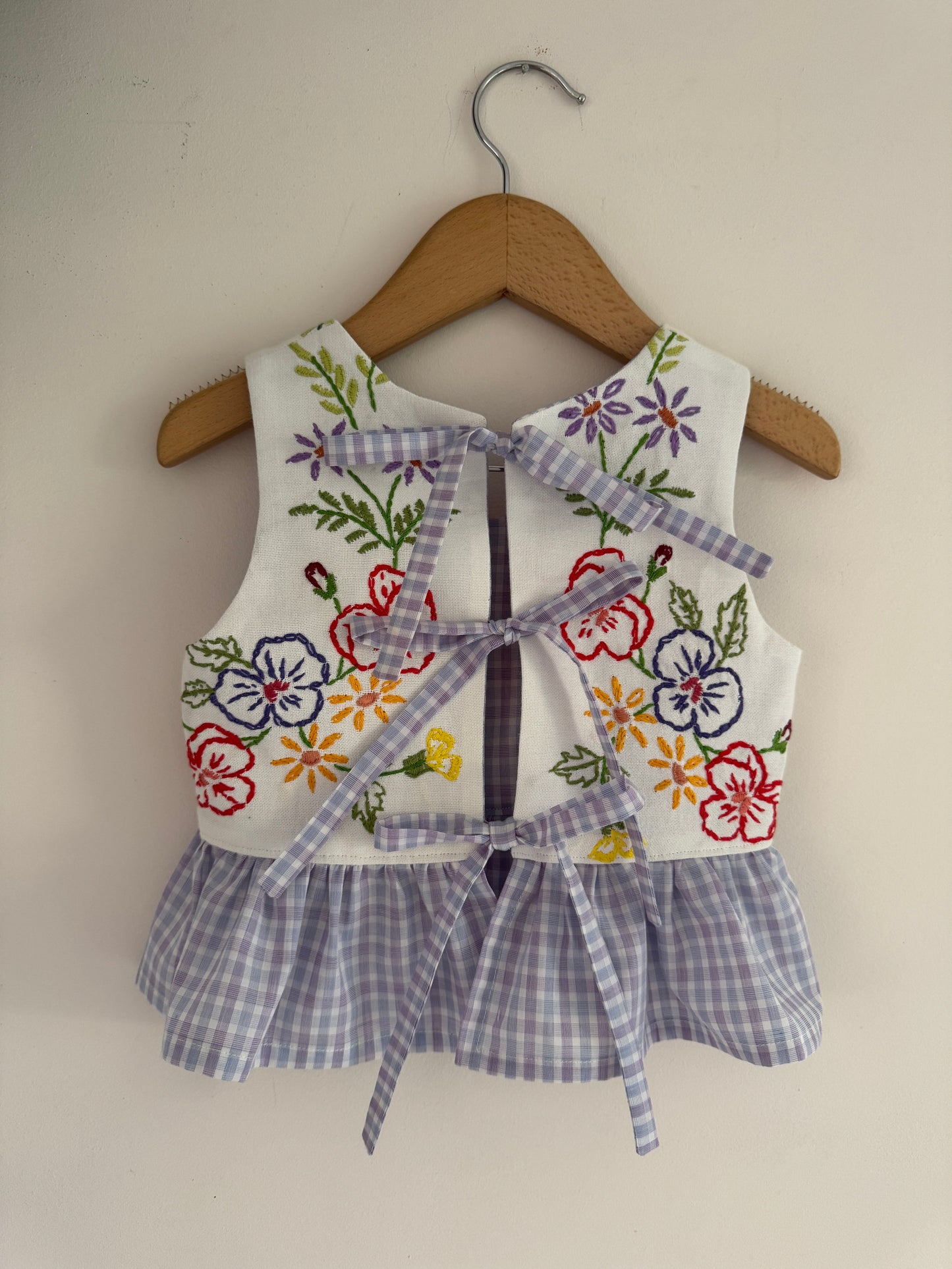 Vintage embroidery reversible bow tie top 3-4 years