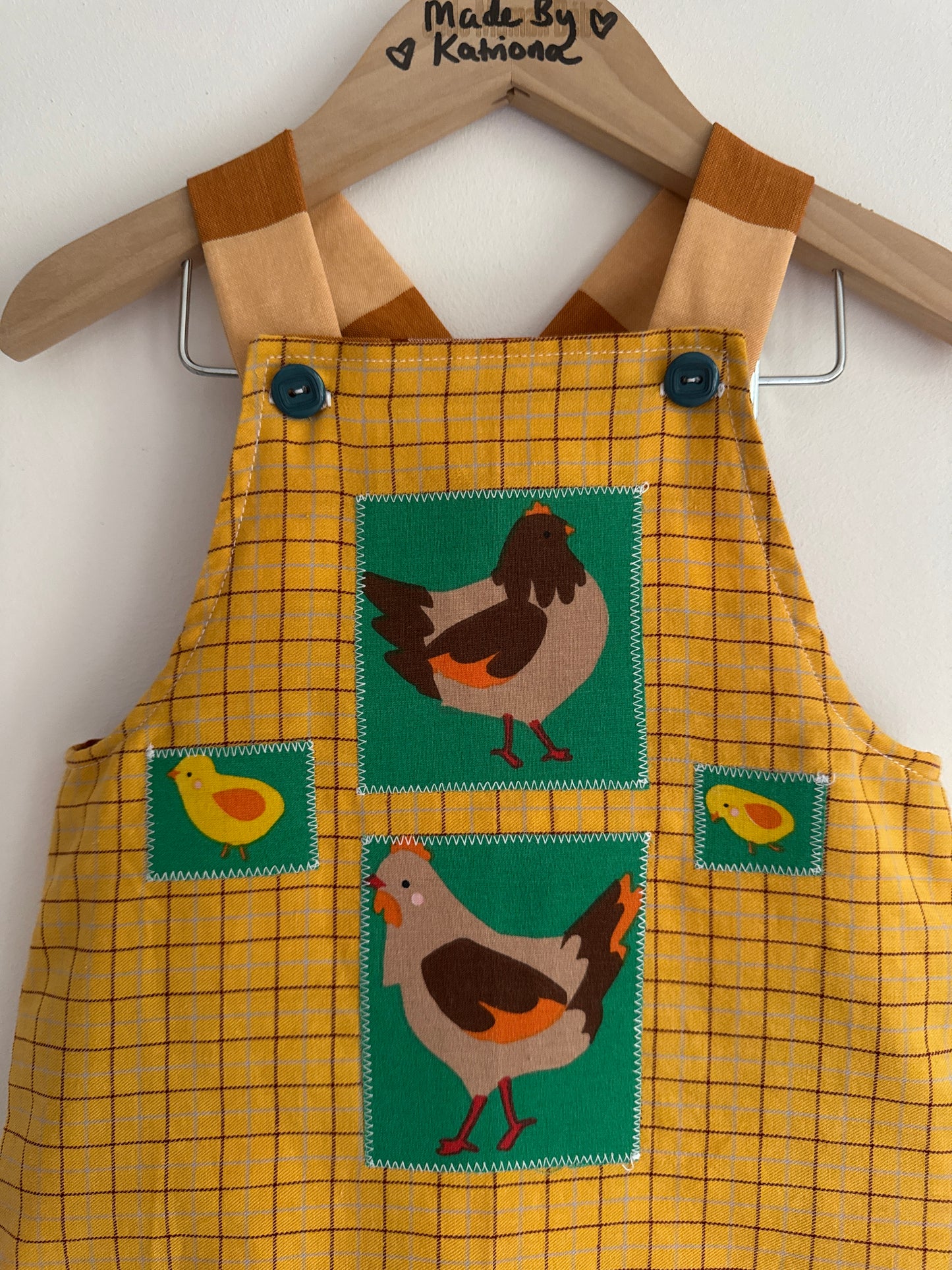 Chickens romper 18-24 months