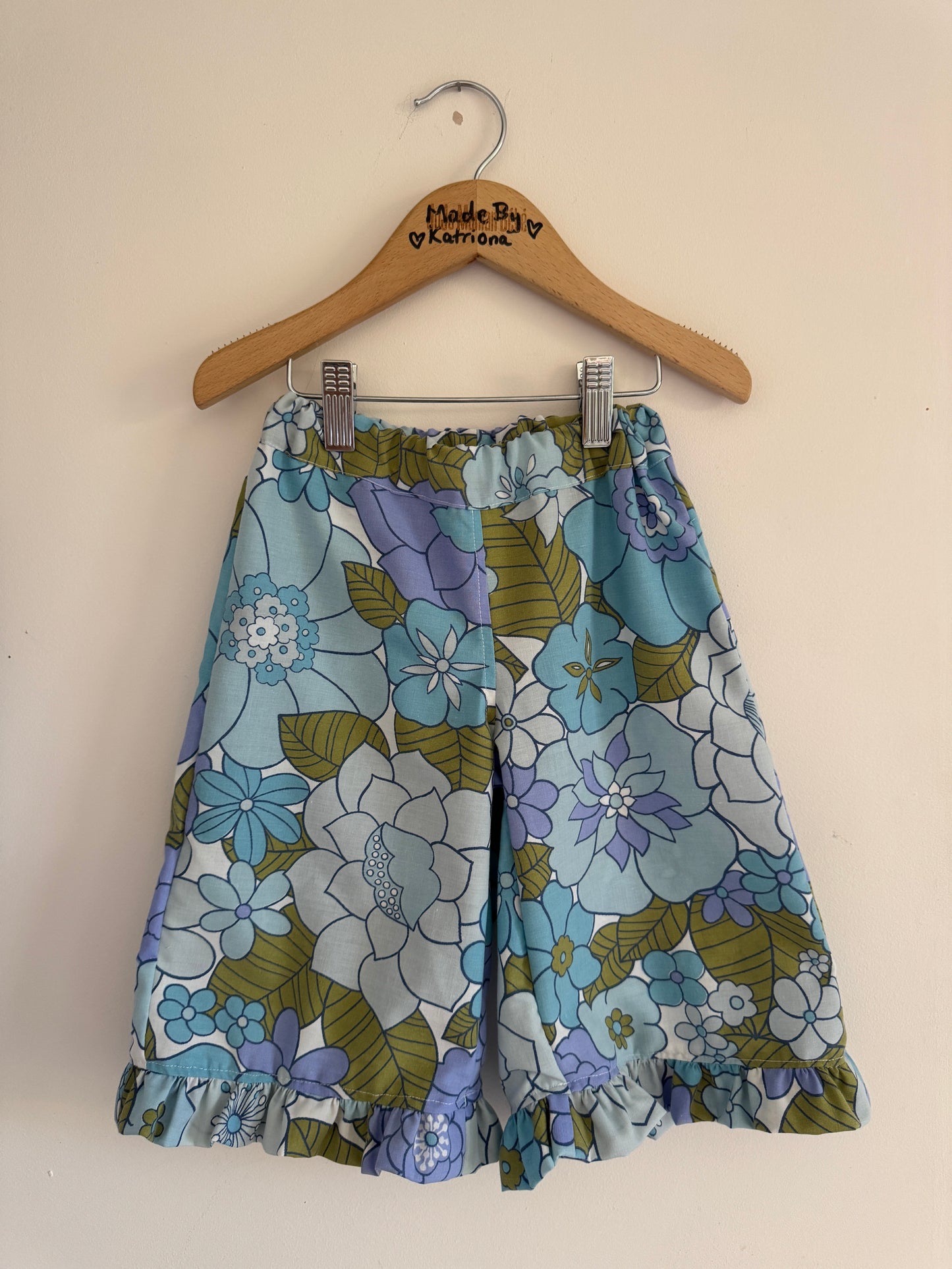 Vintage 70s flower power cropped top and pants set 2-3 years