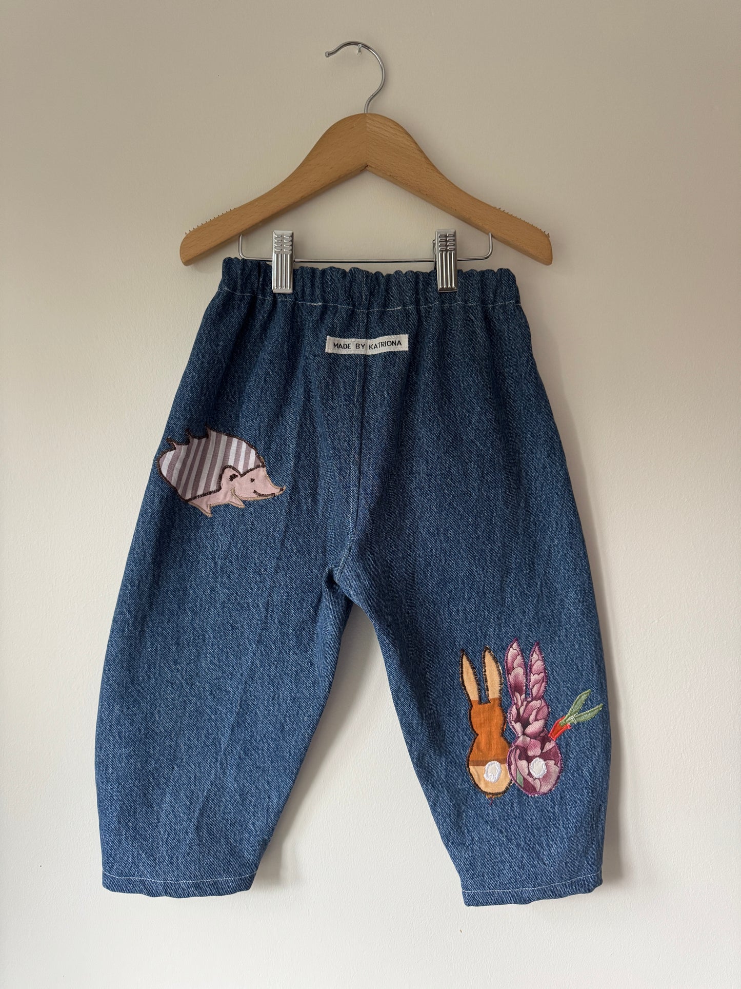 Woodland creatures appliquéd denim barrel leg pants 3-4 years