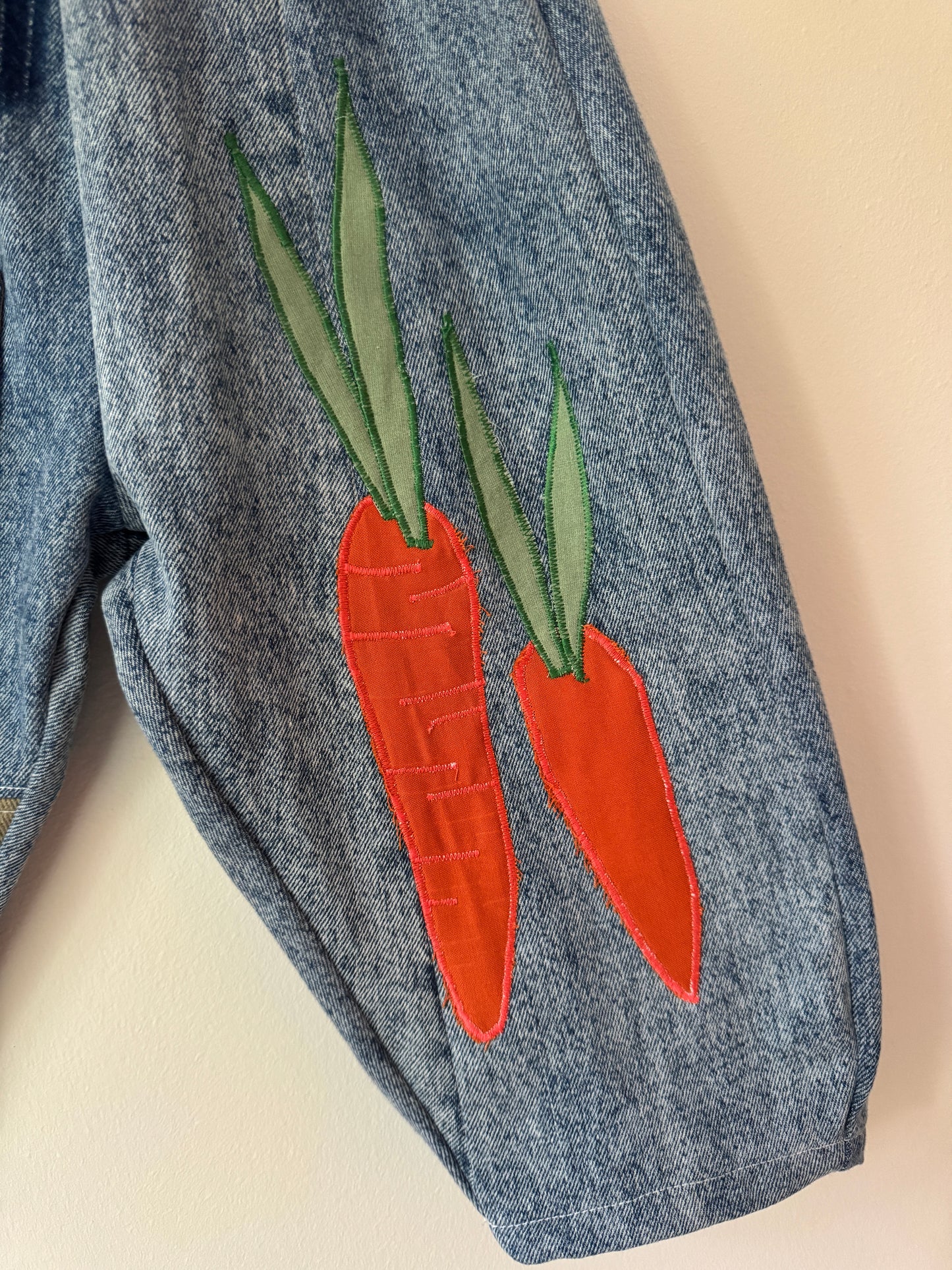 Veggie patch appliquéd denim barrel leg pants 2-3 years