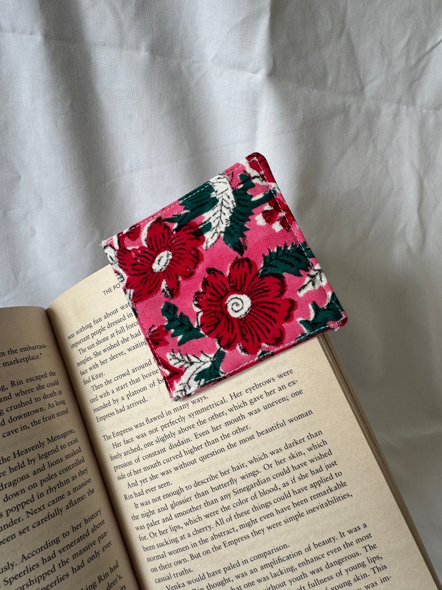 Bookmark for Refugease