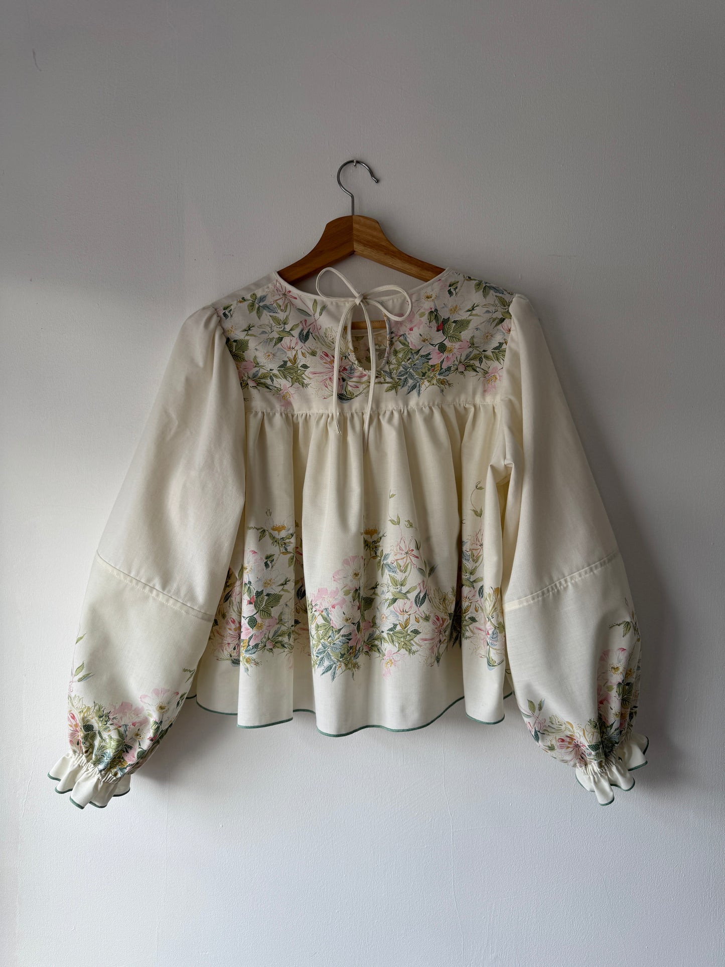 Amelia blouse (Medium)