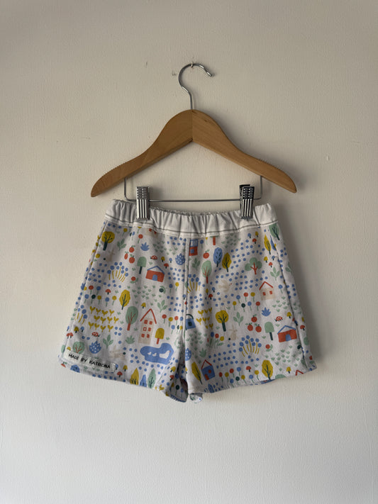 Scandi woodland print shorts 3-4 years